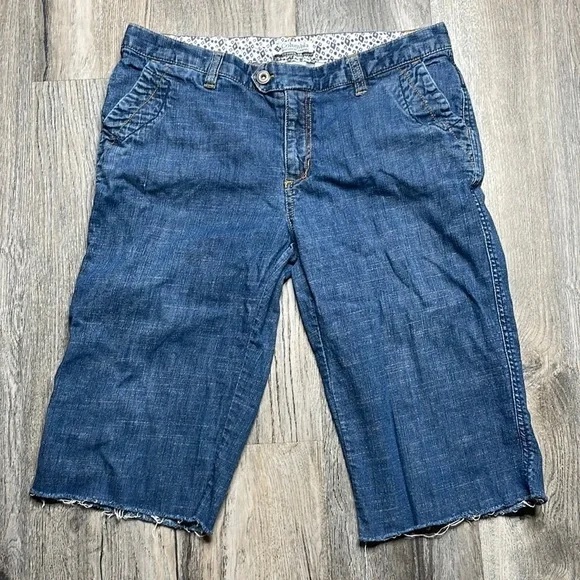 Columbia Women’s Cut Off Bermuda Jean Denim Shorts check measurements for sizing - Picture 1 of 8
